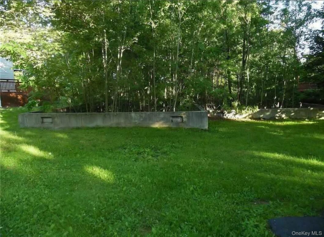 51 Clearwater Drive 1003022 51 clearwater drive