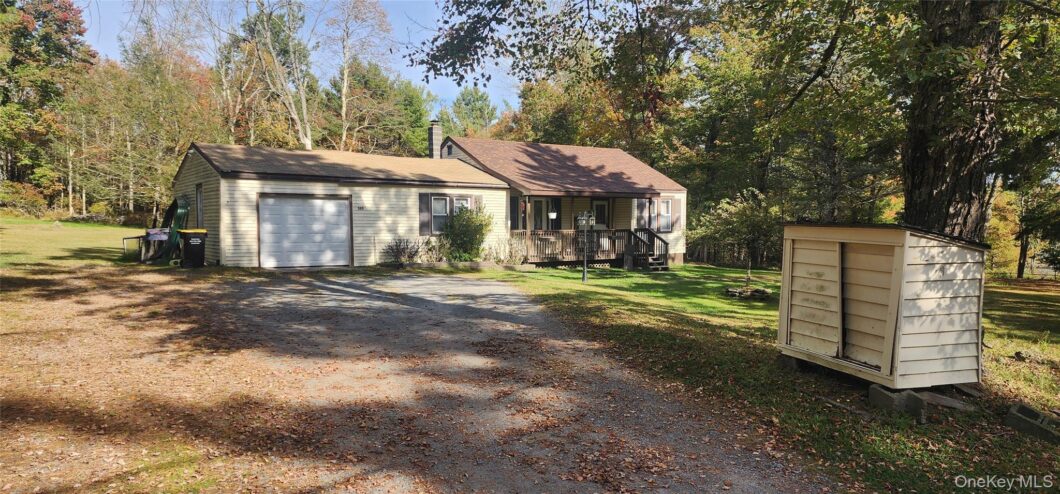 1014425 565 cold spring road